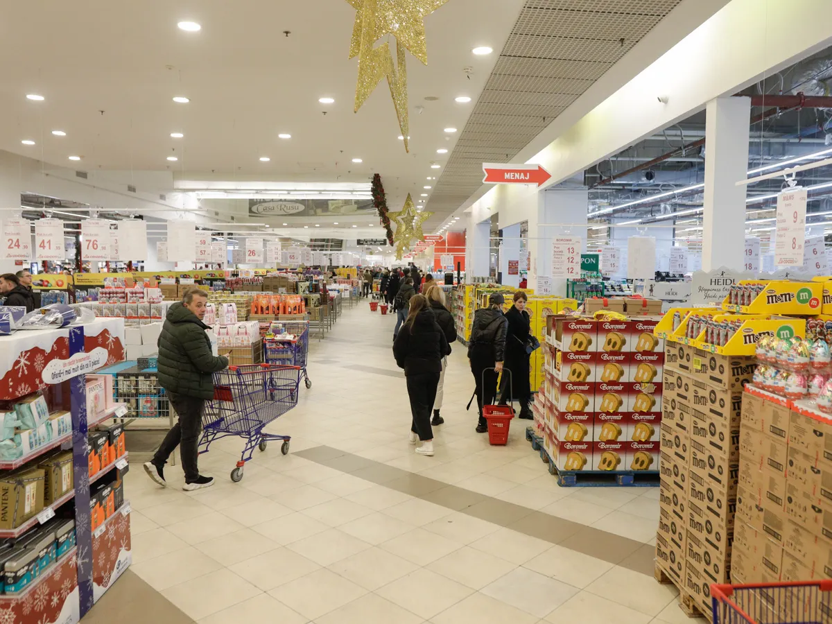 Inflația a crescut din nou. Cum s-au scumpit serviciile, mărfurile nealimentare, dar și cele alimentare