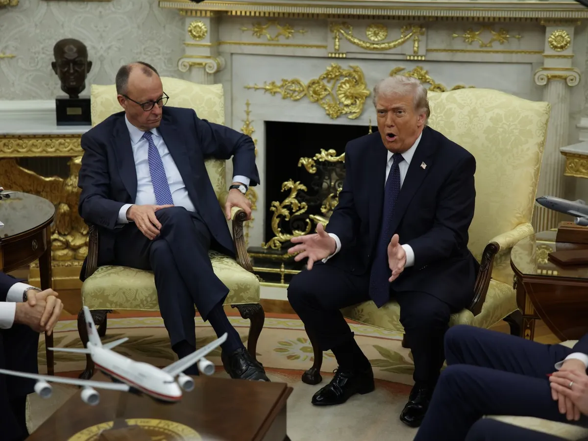 Strâmtoarea Ormuz rămâne blocată: Trump nu crede în oferta Iranului. Merz: „SUA au fost jucate pe degete”