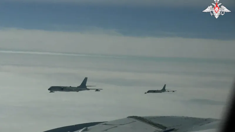 Bombardierele strategice ale Rusiei și Chinei, trimise în coasta SUA, interceptate de avioanele F-35 - Foto: Profimedia images