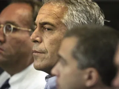 Moştenitorii lui Epstein acceptă o înţelegere de 35 de milioane de dolari într-un proces colectiv intentat de victime