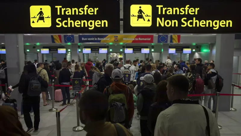 În Schengen doar pe hârtie. De ce sunt în continuare controlați românii pe aeroporturile din afară? - Foto: Profimedia / imagine rol ilustrativ