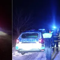 Un autocar cu 16 pasageri la bord s-a răsturnat în Vrancea. A fost activat Planul Roșu - Foto: ISU Vrancea