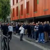 Moldovenii din UE s-au așezat la cozi uriașe la secțiile de votare. FOTO: Facebook