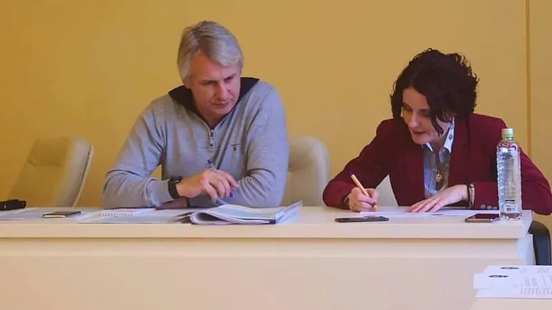 Ministrul Finanțelor și activista Madalina Turza. Foto: Facebook Madalina Turza