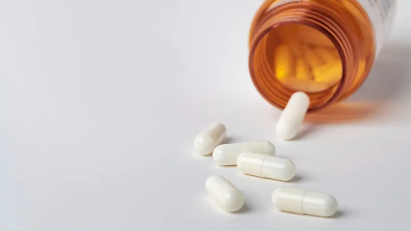Antibioticele sunt de negăsit în farmacii. Prețul de producție, mai mare decât cel de vânzareFoto: freepik.com