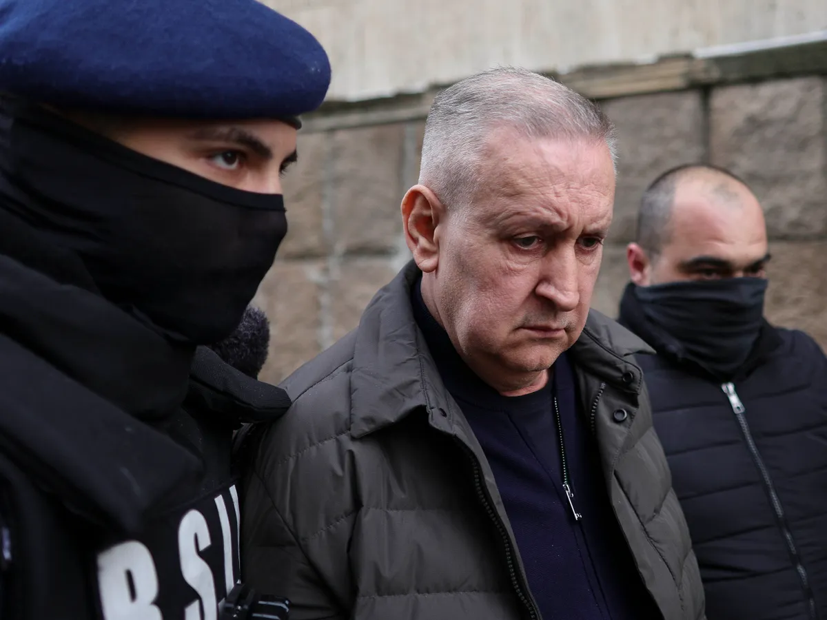 Șeful ARR, prins cu șpagă de 500.000€, era oficial sărac. Stătea în chirie, trăia din salariu și avea datorii