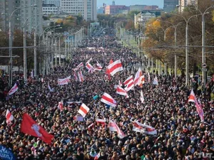 Proteste în Belarus. Sursa foto: Sursa foto: Twitter - @AlexKokcharov