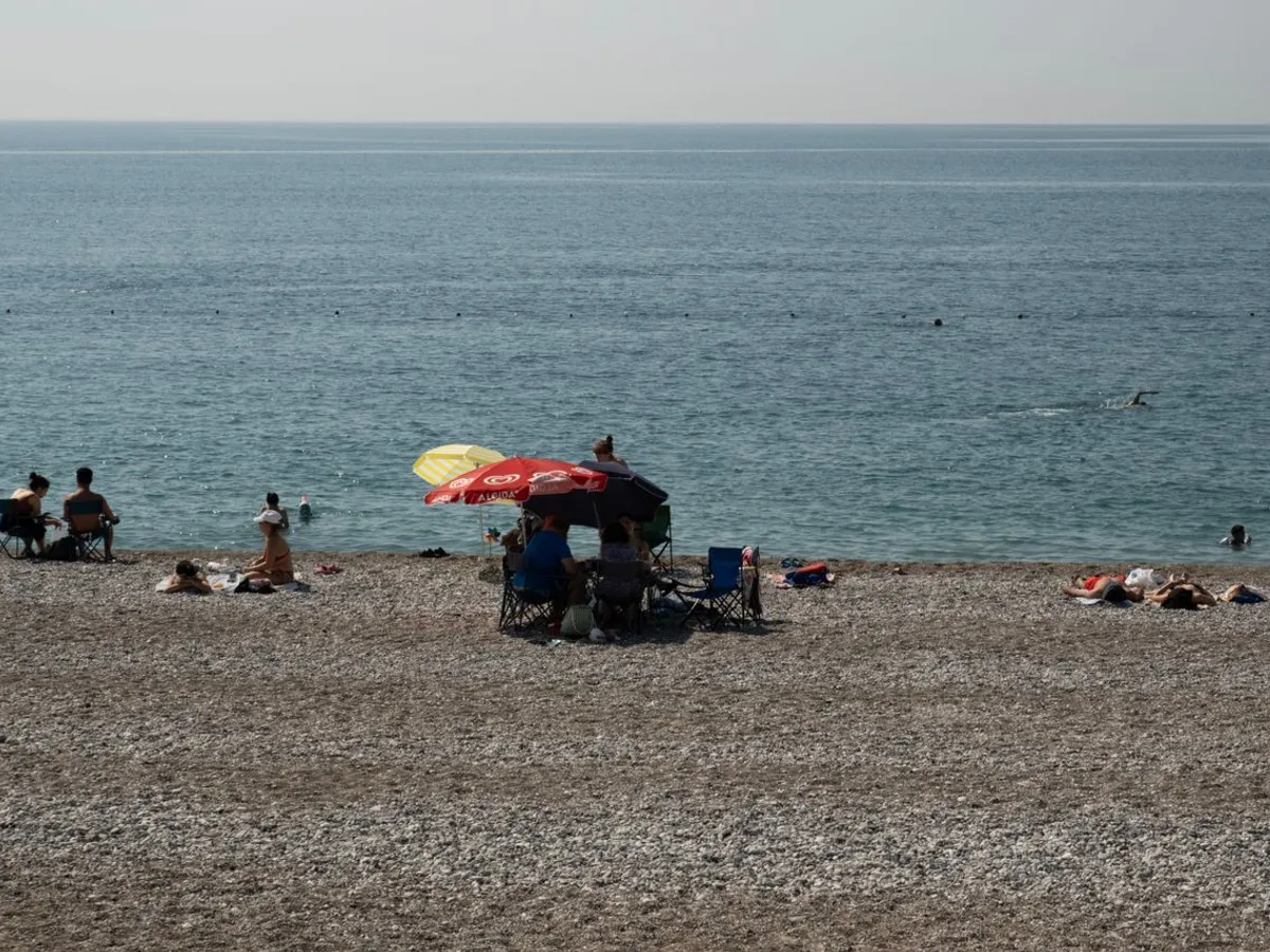 Programul "Litoralul pentru toți" revine pe 1 septembrie. Cât costă o noapte la mare în extrasezon?