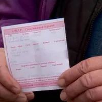 Ce categorii de persoane pot obține ajutorul de 700 lei de la guvern. Cum și de unde ridicați banii