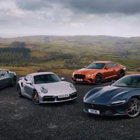 Piața auto 2022, +40%: Românii deja au înmatriculat 16 Bentley, 6 Ferrari și 78 Porsche. / Foto: topgear.com