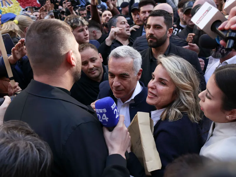 Călin Georgescu avea un carnet cu numele unor politicieni și judecători. De ce îi urmărea? - Foto: INQUAM PHOTOS / Octav Ganea
