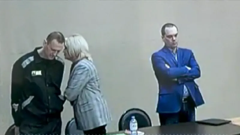 Aleksei Navalnîi la proces, screenshot ABC news