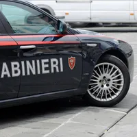Cum a ajuns un român să fie arestat în Italia din cauza unei lăzi cu fasole. Ce făcuse în trecut? - Foto: La Republica / imagine cu caracter rol