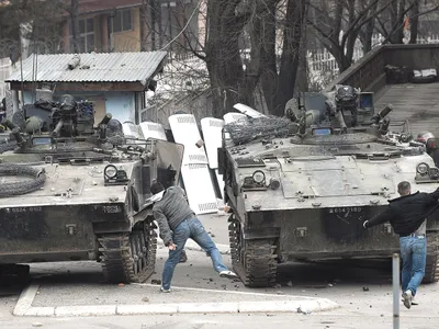 Violențele 
de la Mitrovica de pe 17 martie 2008 au fost cele mai dure după declararea independenței Kosovo, o lună mai devreme