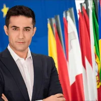 Claudiu Manda, cel mai absent eurodeputat din Parlamentul European. Încasează 90.0000 euro/an - Foto: Facebook