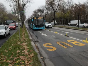 Liniile 100, 203 și 205, deviate de Ziua Aviației și a Forțelor Aeriene. Pe unde circulați - FOTO: Inquam Photos / George Călin