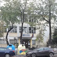 Șpaga a fost primită chiar în poarta școlii