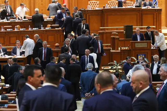 A patra ședință la Parlament pentru prezentarea moțiunii nu a avut loc din cauza lipsei de cvorum. Foto arhivă, Inquam Photos/George Călin