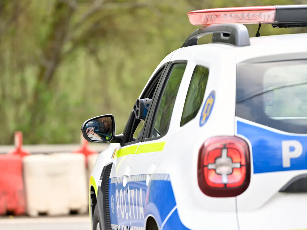 Mașină poliție - FOTO  Inquam Photos / Alex Nicodim