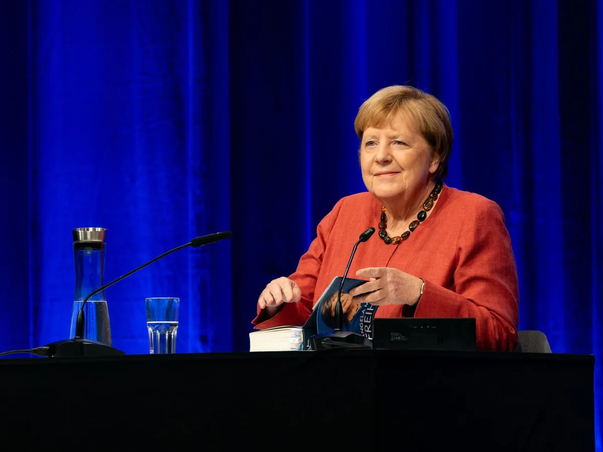 Angela Merkel cere Uniunii Europene să intensifice eforturile diplomatice pentru pace în conflictul cu Rusia
