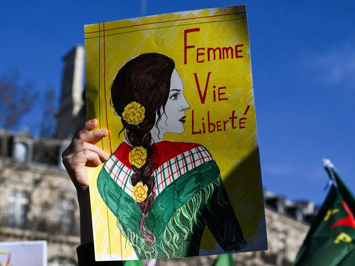 „Femei, viață, libertate”, slogan kurd de mobilizare în timpul protestelor din Iran, ca răspuns la moartea Mahsei Amini - Foto: Profimedia Images