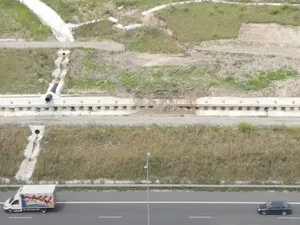 Alunecare de teren în apropiere de A10 - Foto: Captură Youtube