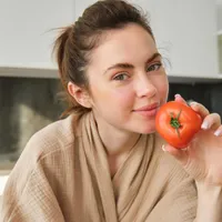 Ingredientul din bucătărie pe care să-l pui în bulionul de roșii pentru a ține mai mult. Costă 1 leu - Foto: Freepik