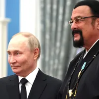 Putin și Steven Seagal - Foto: Profimedia Images