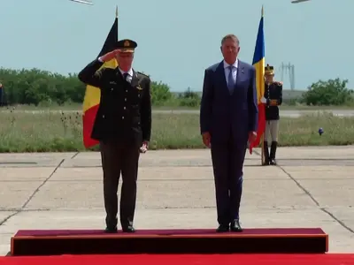 VIDEO Regele Belgiei a ajuns în România. A fost primit de Klaus Iohannis la Baza Mihai Kogălniceanu/FOTO: Captura video