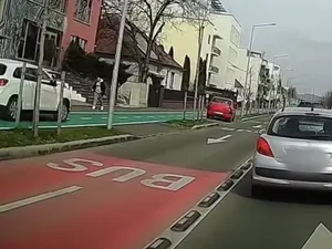 Motivul pentru care un șofer s-a pus să urmărească copii aflaţi pe bicicletă - Foto: Arhiva