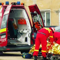 O femeie din Timișoara s-a aruncat de pe un bloc împreună cu copilul ei de 3 ani și o fată de 6 ani/FOTO: Facebook/SMURD