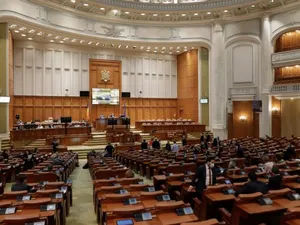 580 de ex-deputați rămân fără pensii speciale, vor primi ordinul prin poștă/FOTO: Inquam Photos/George Călin