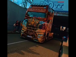 Un camion tunat la Arad a făcut senzație la Festivalul Truckstar 2025. E în stil egiptean - Foto: captură video
