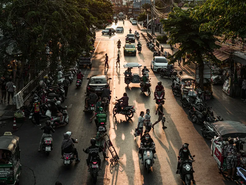 „Bombă” eco-socială! Motocicletele și scuterele pe benzină, interzise total în Hanoi din 2026 - Foto: Profimedia Images