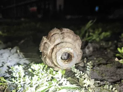 Carcasă de grenadă rămasă neexplodată, descoperită în zona Gării din municipiul Galaţi - Foto: News.ro