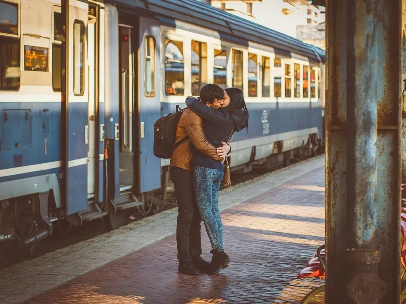 Țara în care este interzis sărutul pe peronul gărilor. Motivul pentru care îndrăgostiții nu au voie? - Foto: Istock / imagine cu rol ilustrativ