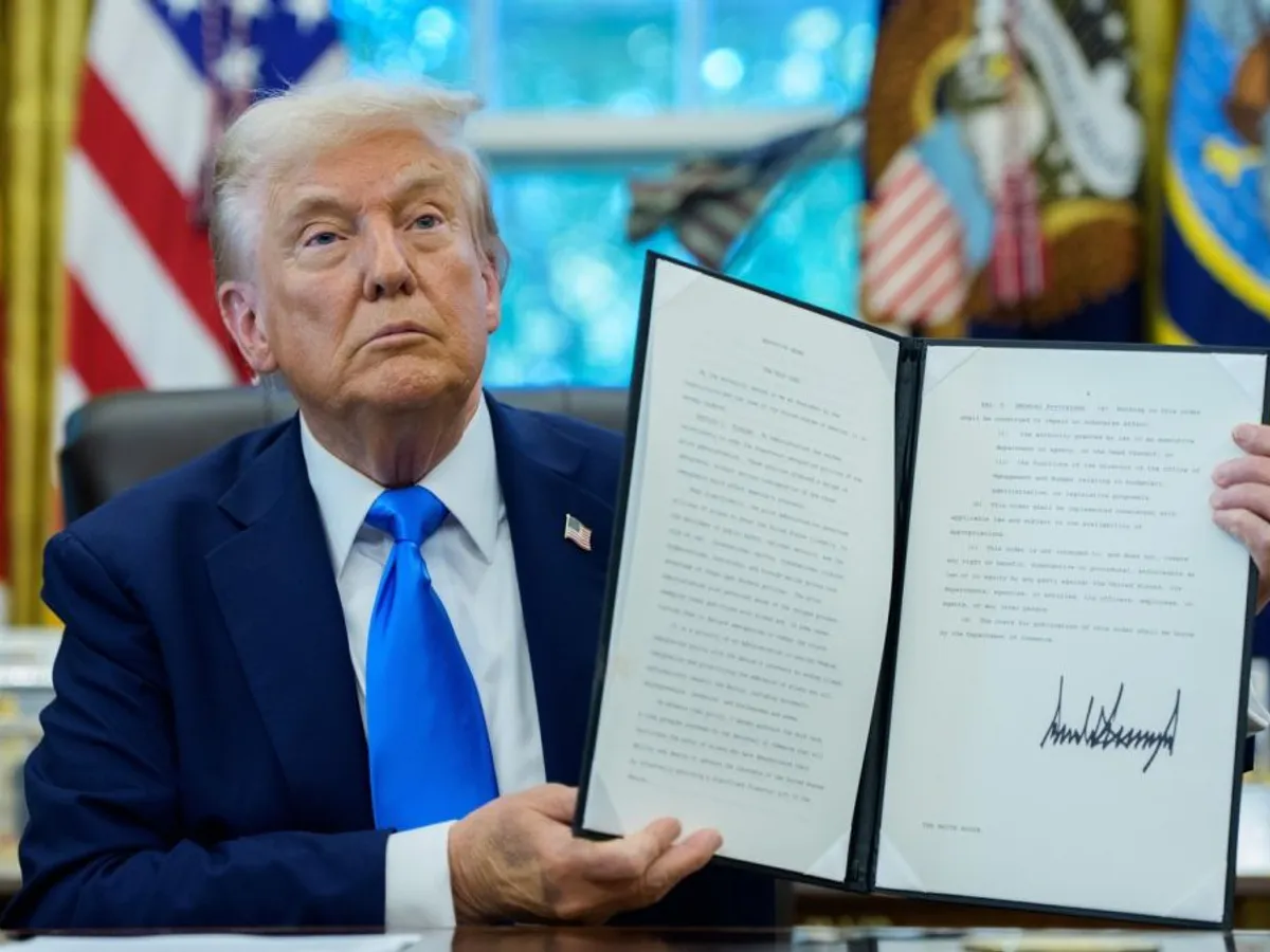 Donald Trump, după ce a semnat ordinul executiv privind H-1B - Foto: Profimedia Images