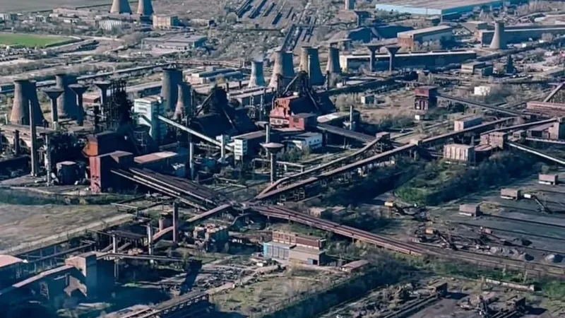 Slujbele a 4.700 de salariaţi, în pericol. Importurile ieftine sufocă siderurgia românească - Foto: Facebook/Culisele economiei dunărene