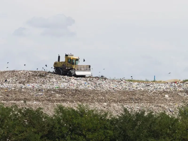 Poluarea de la gropile de gunoi este o mare problemă a Bucureștiului. Foto Inquam Photos/Cornel Putan