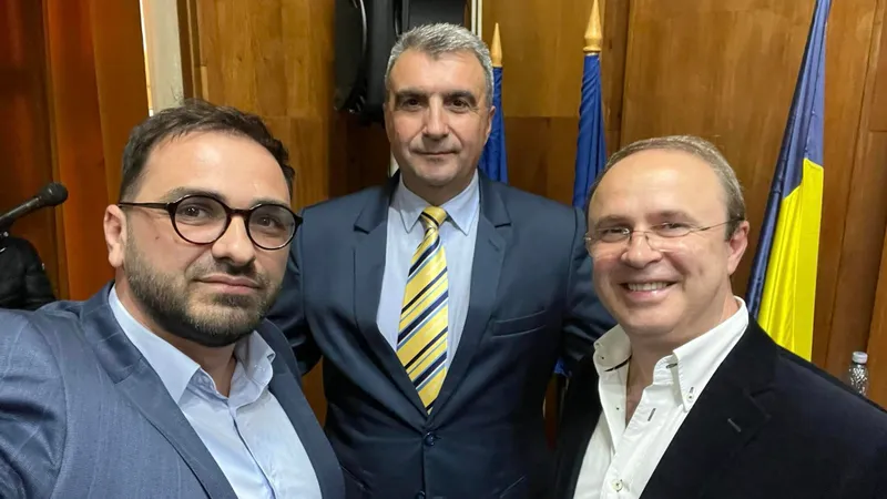 Cezar Bulacu (stg), Grig Chiroiu (dr) și Virgil Pîrvulescu-Foto: facebook-cezar-bulacu
