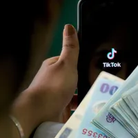 O femeie a pierdut 160.000 euro după ce a crezut într-o ghicitoare de pe TikTok. Ce i-a spus? - Foto: Arhiva