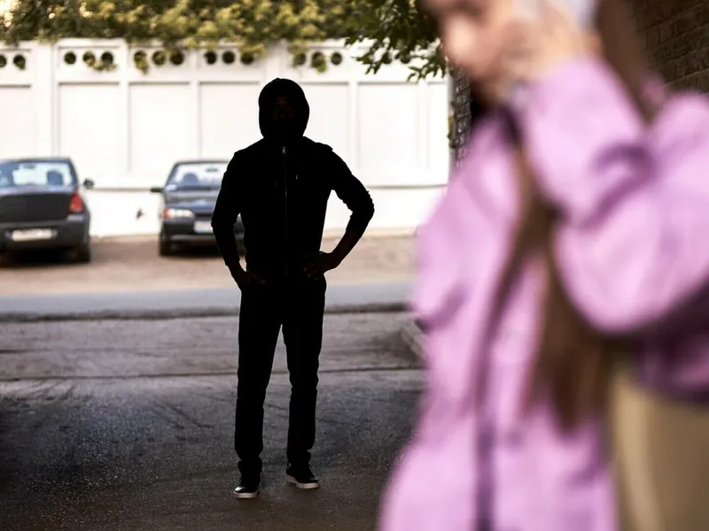 Un tânăr violent este căutat de toți polițiștii din Iași după ce a bătut crunt o femeie  - Foto: Profimedia Imagesg (imagine cu rol ilustrativ)
