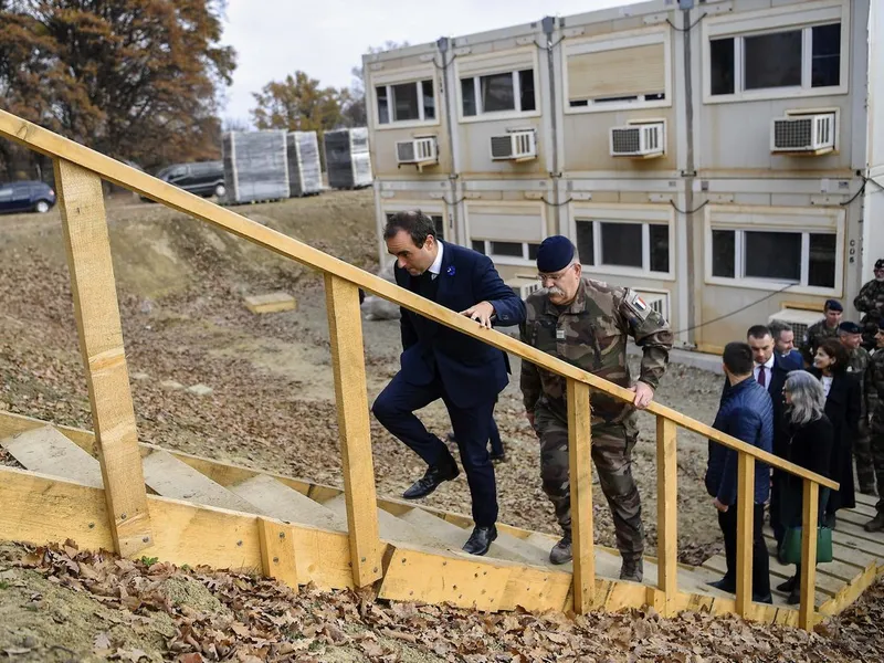 Ministrul francez al Apărării, în vizită la Cincu. / Foto: Inquam Photos / Alex Nicodim