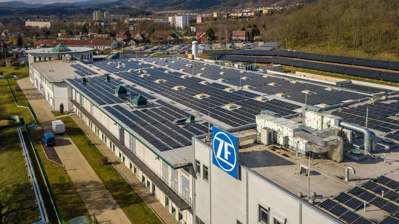 Un colos auto german ia în calcul închiderea a 30% din fabrici. Are 5.000 de angajați și în România - Foto: zf.com - Imagine cu rol ilustrativ