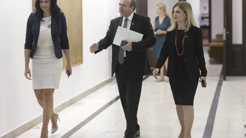 Pensionarul Tudorel Toader a stors de la stat 65.000 de lei pe lună Foto: Inquam
