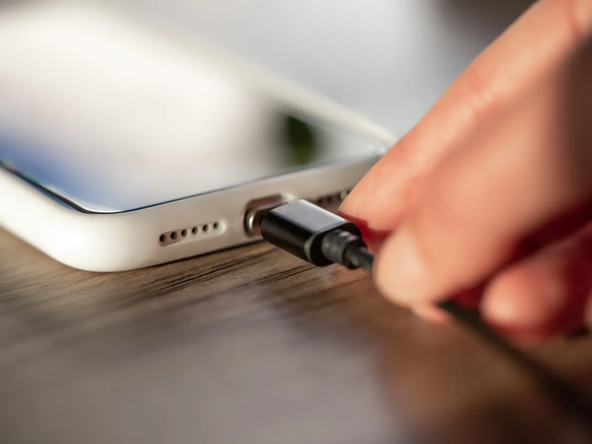 telefon Foto: Freepik (imagine cu rol ilustrativ)