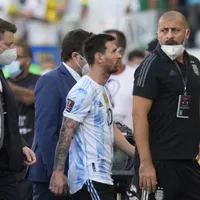 VIDEO Patru jucători ai Argentinei ridicați de poliție de pe teren în timpul partidei cu Brazilia   / LA Times