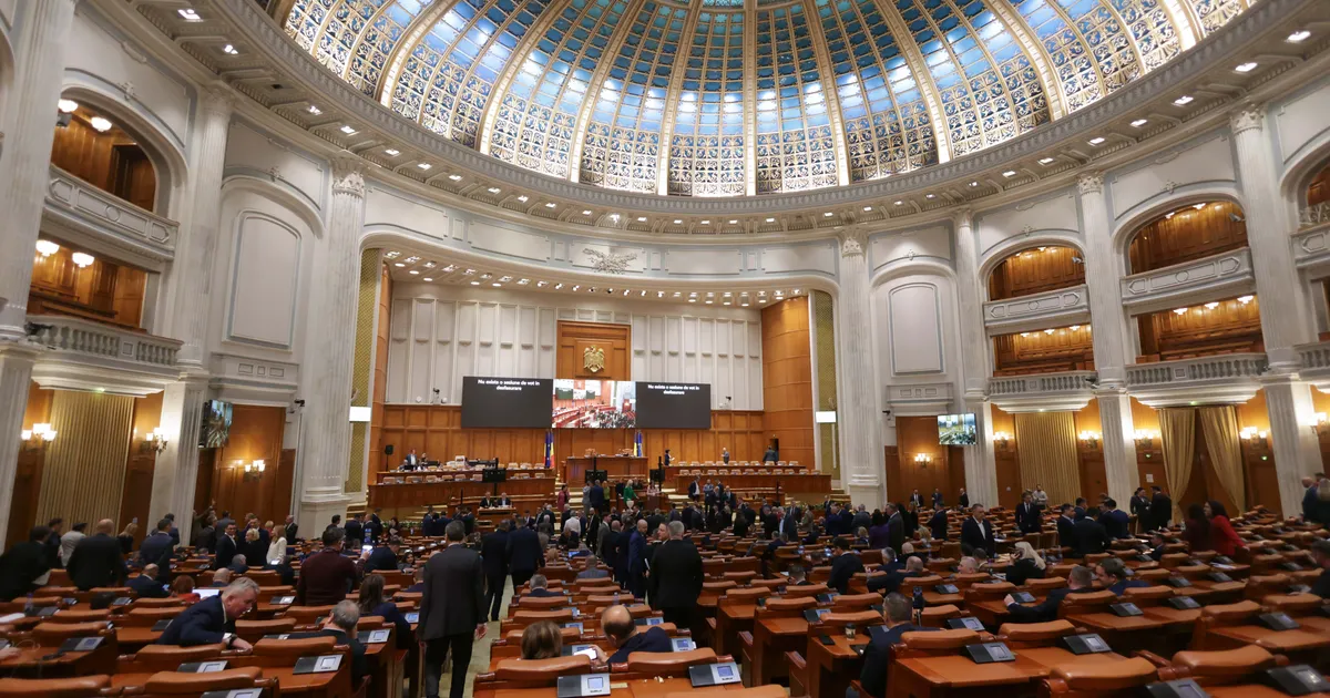 Parlamentarii iau pensie specială de 6.269 lei. Primarii, pe lista de așteptare pentru pensii de 18.000 lei