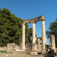 Ruinele templului Philippeion din situl arheologic Olympia, Grecia, unde au avut loc Jocurile Olimpice antice. - Foto: Profimediaimages.ro