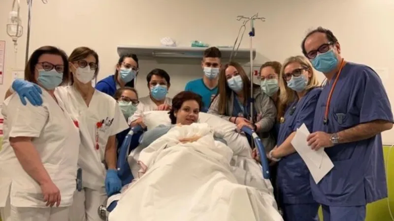 Mama și copilul român născut în Italia - Foto: Verona News